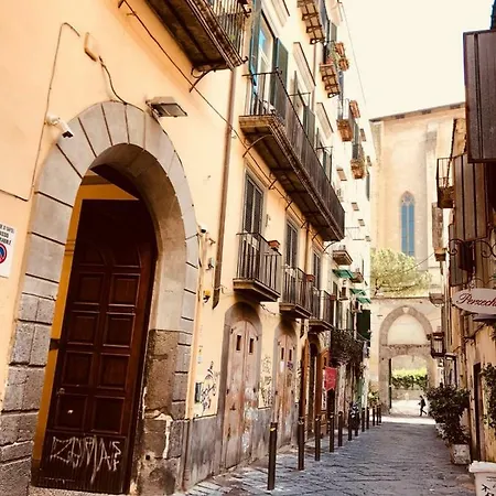 In Santa Chiara, The Heart Of Gasthuis Napels