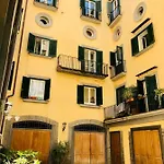 بيت ضيافة Rota House - In Santa Chiara, The Heart Of 4*