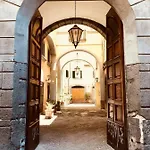 بيت ضيافة Rota House - In Santa Chiara, The Heart Of 4*