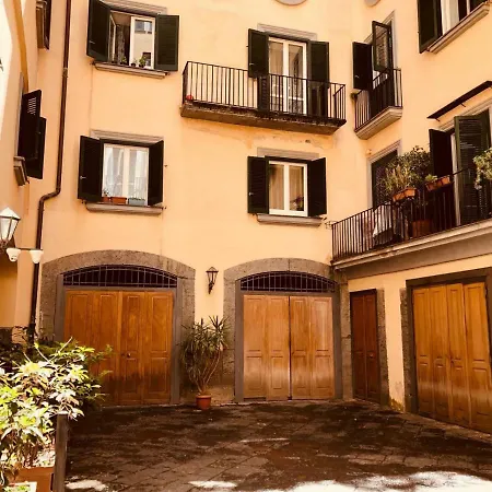 Palazzo Rota Guesthouse Affittacamere Napoli